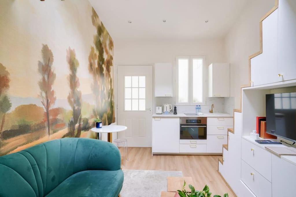 Superb And Design Near The Eiffel Tower * Parijs
